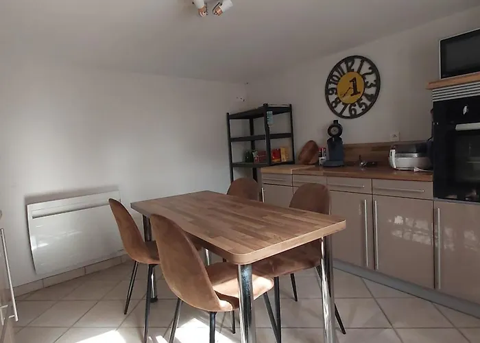 乡村民宿 Maison Cosy En Pierre Parking Centre 维泰勒